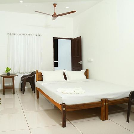 Bethesda Inn Kochi Buitenkant foto