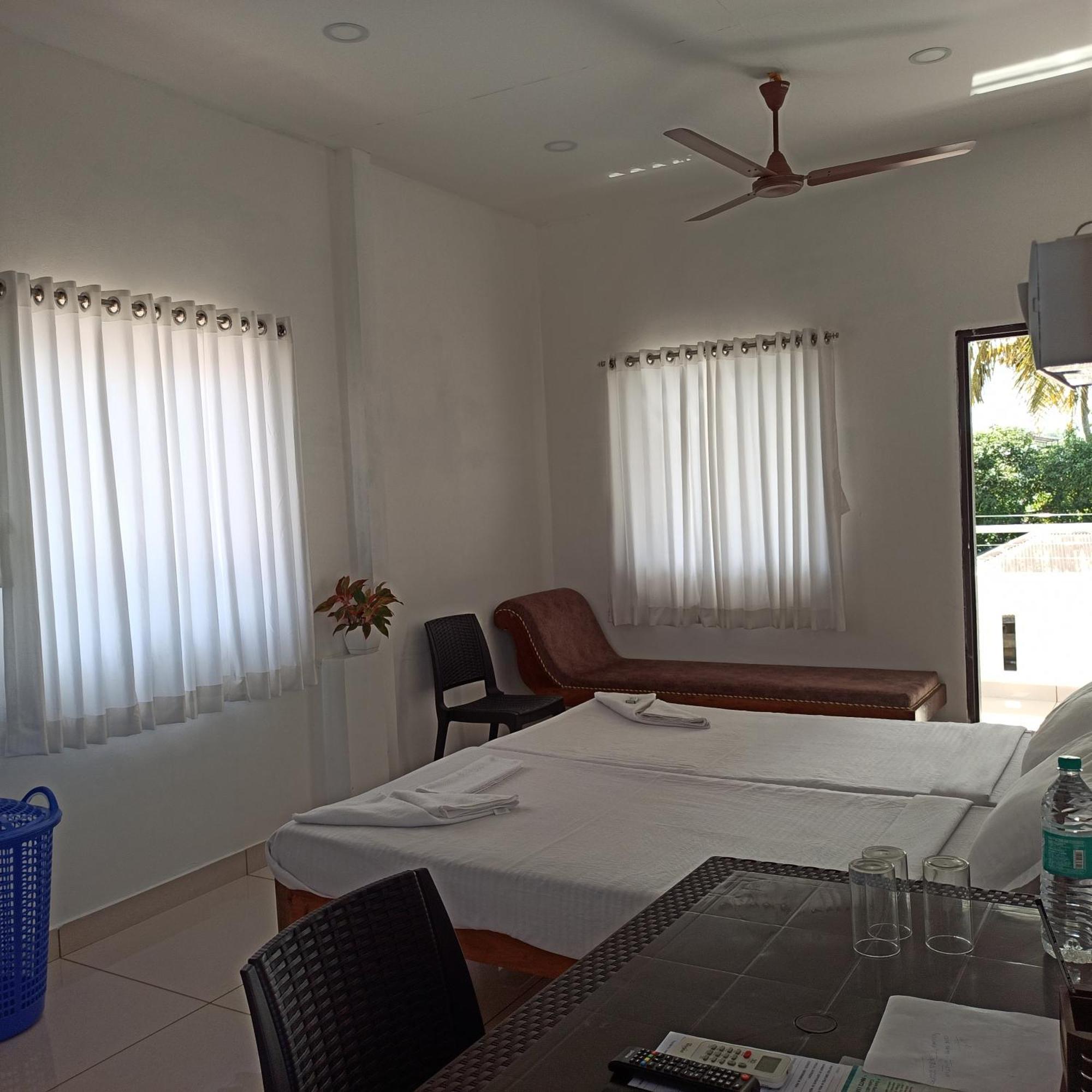 Bethesda Inn Kochi Buitenkant foto