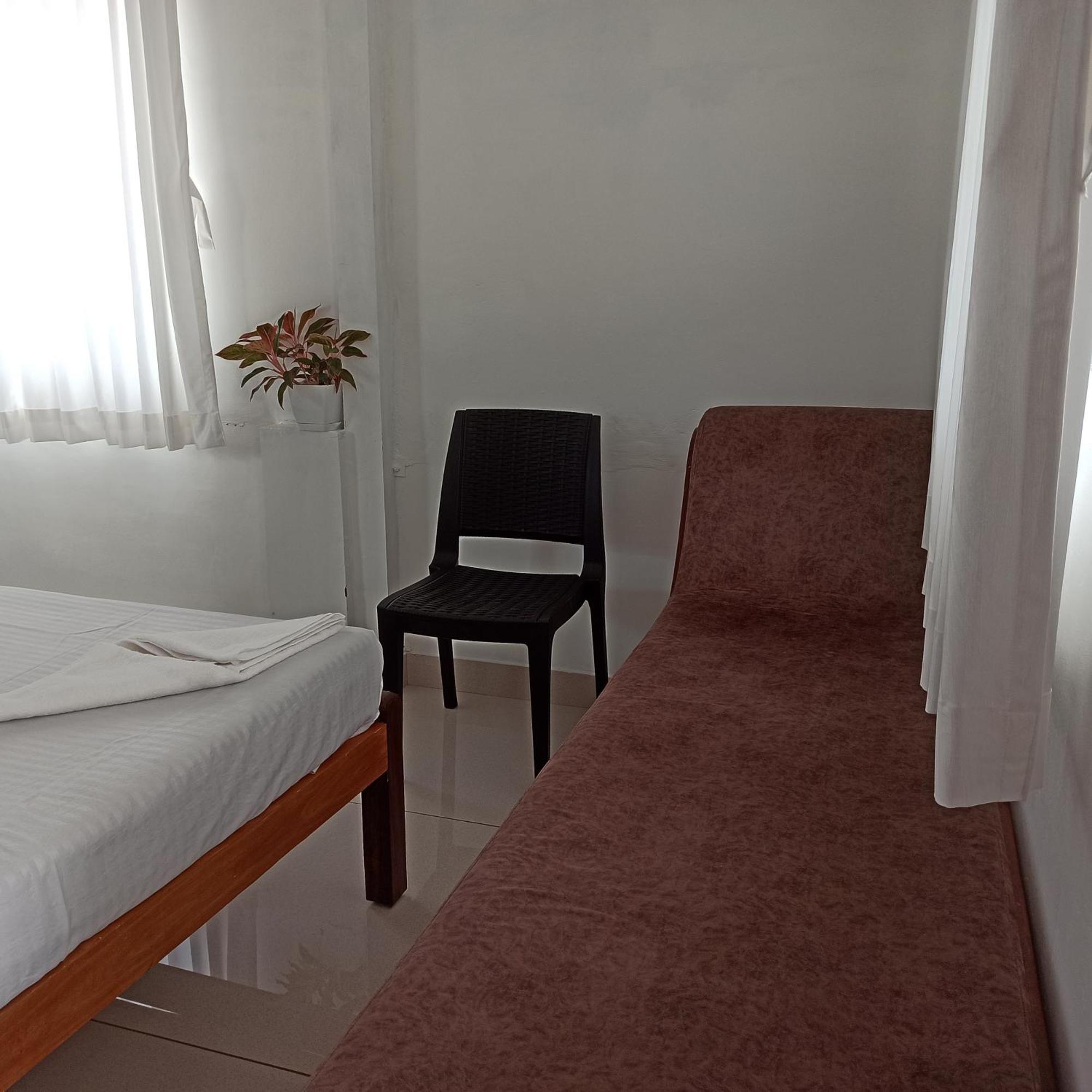 Bethesda Inn Kochi Buitenkant foto