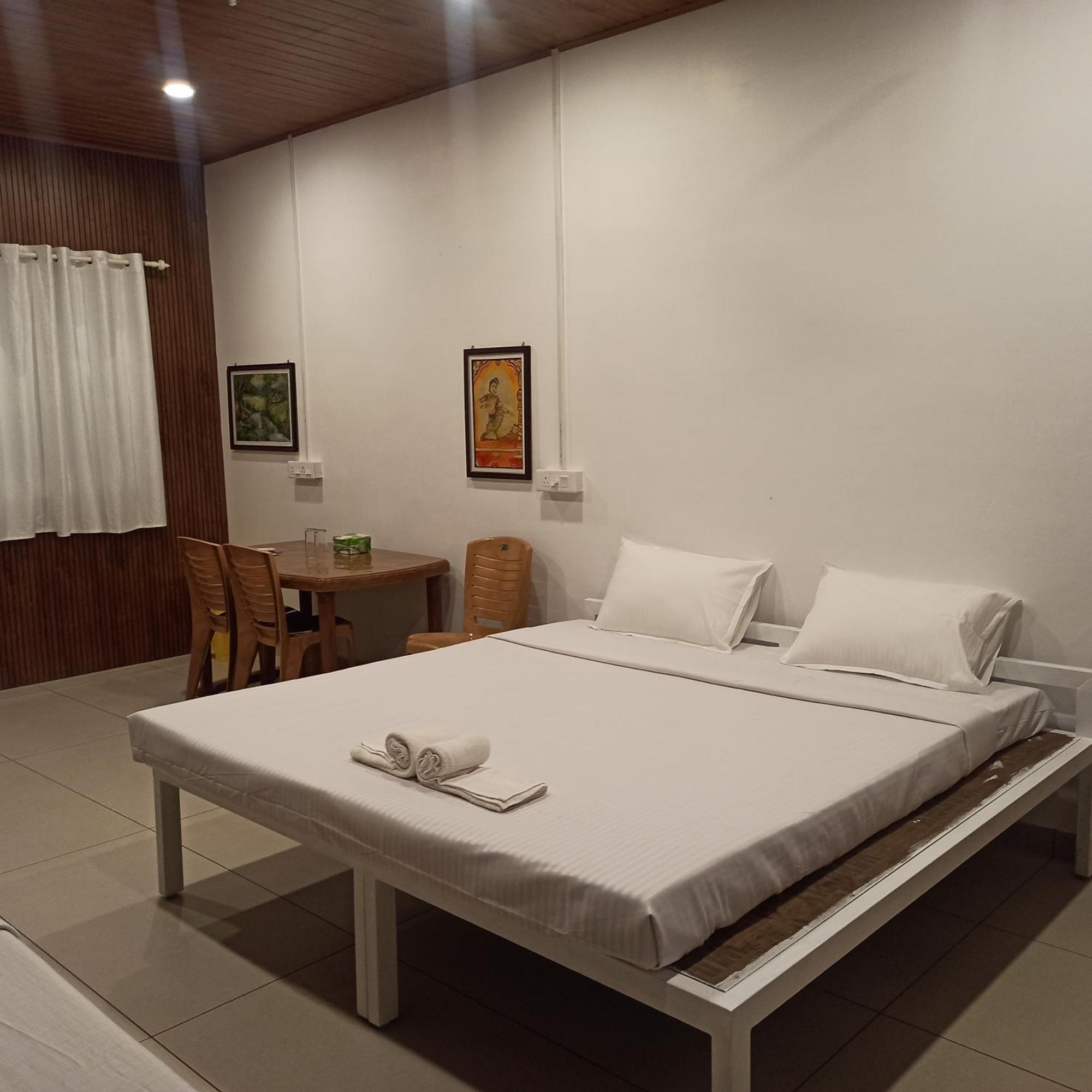 Bethesda Inn Kochi Buitenkant foto